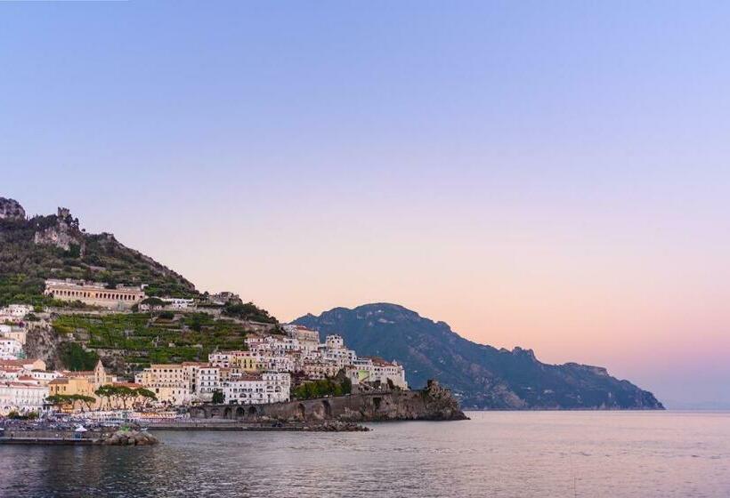 ホテル Amalfi Suite Boutique