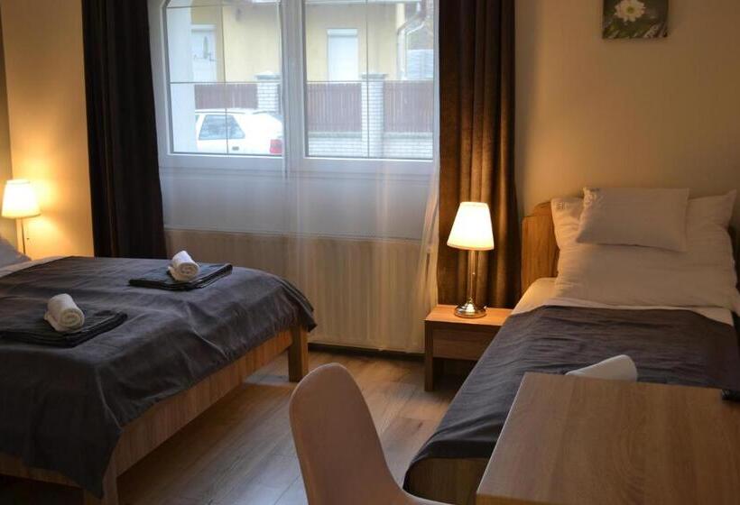 Bed and Breakfast Főnix Design Rooms