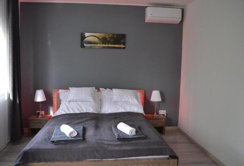 ベッドアンドブレックファースト Főnix Design Rooms