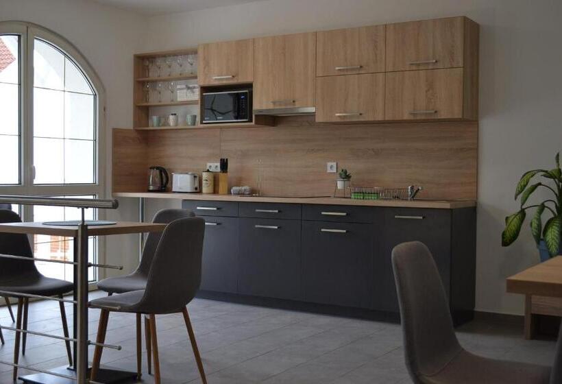 ベッドアンドブレックファースト Főnix Design Rooms