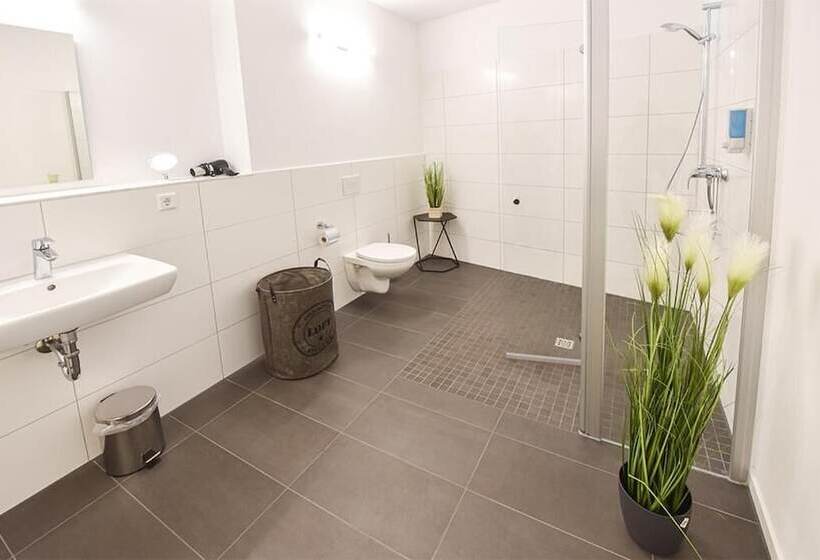 צימר Prima Inn Hotel & Hof Neuruppin   Digitales & Rezeptionsloses Motel