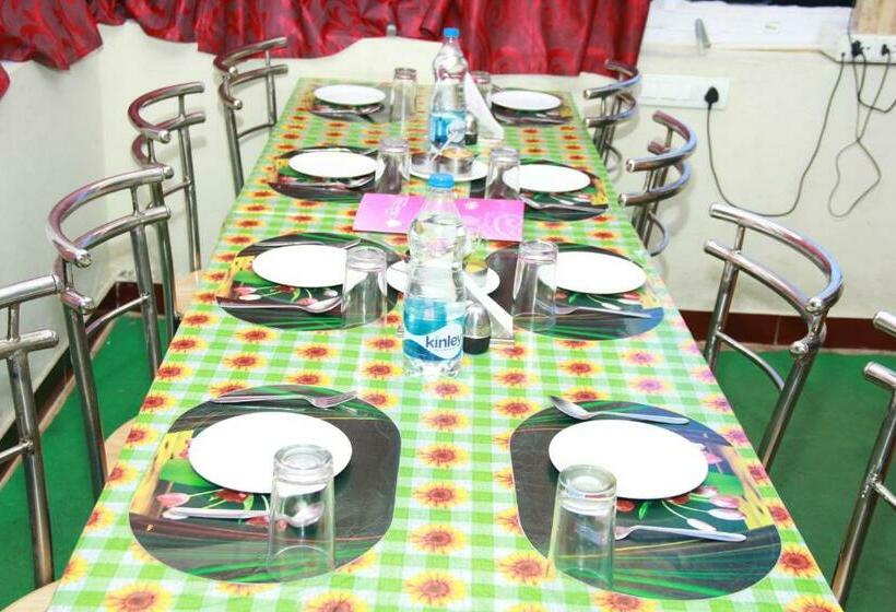 مبيت وإفطار Vaani Villa By Royal Stay