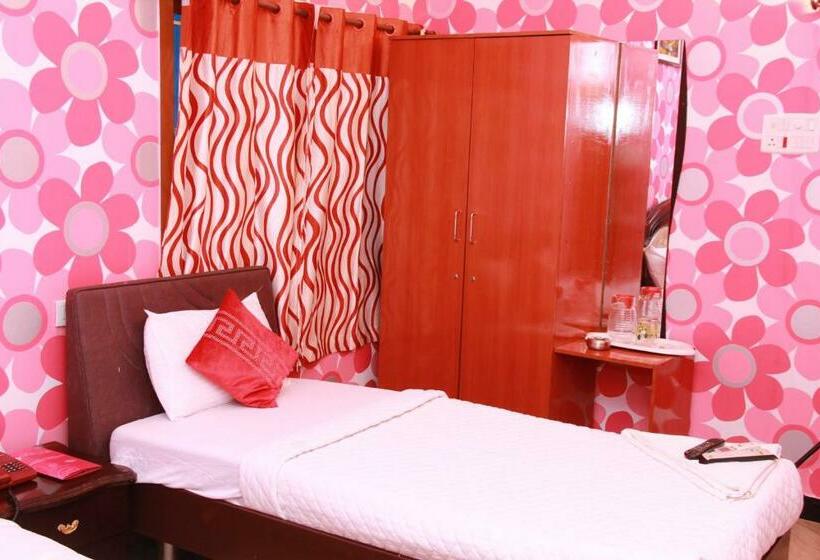 مبيت وإفطار Vaani Villa By Royal Stay