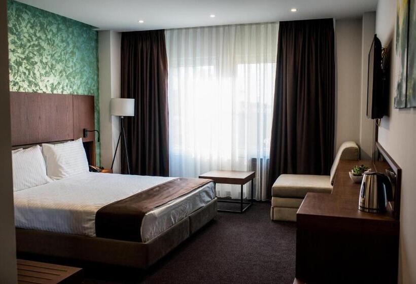 هتل Bograd Apartments & Lounge Station