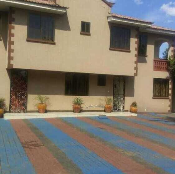 Отель Maresi Luxury