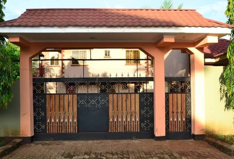 Отель Maresi Luxury