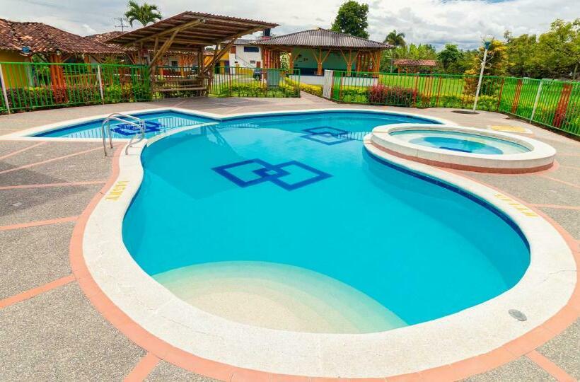 בית מלון כפרי Mundies Finca La Dorada