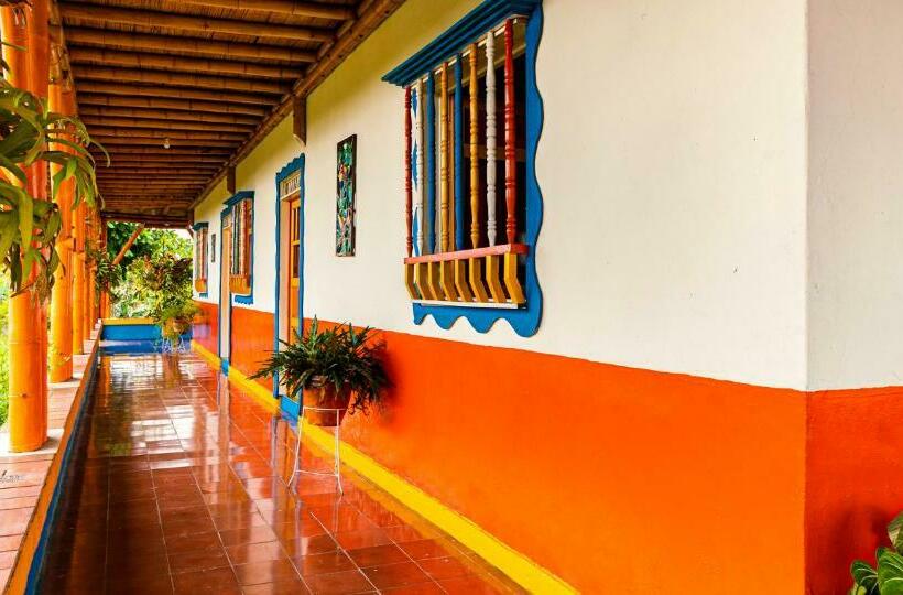 בית מלון כפרי Mundies Finca La Dorada