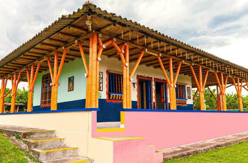 בית מלון כפרי Mundies Finca La Dorada