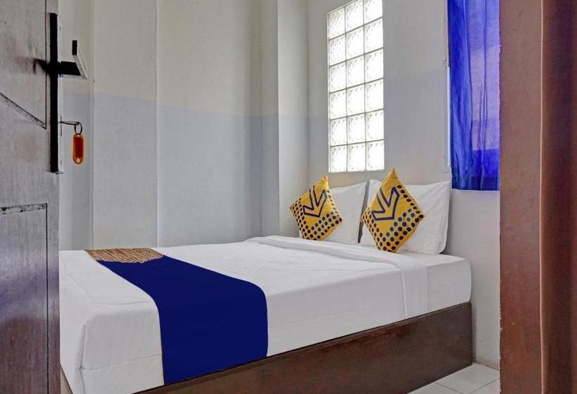 בית מלון כפרי Oyo 4001 Kalideres Residence