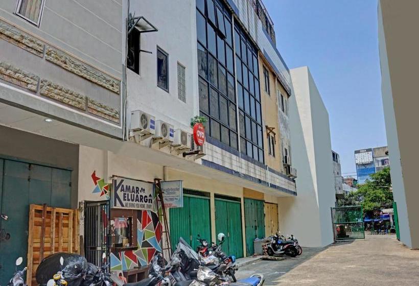 בית מלון כפרי Oyo 4001 Kalideres Residence