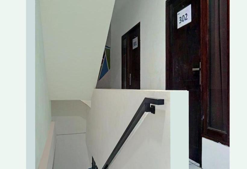 בית מלון כפרי Oyo 4001 Kalideres Residence