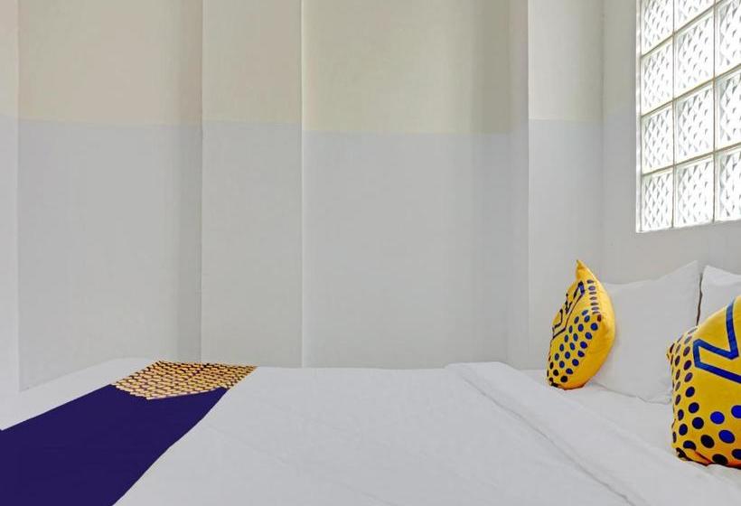 בית מלון כפרי Oyo 4001 Kalideres Residence