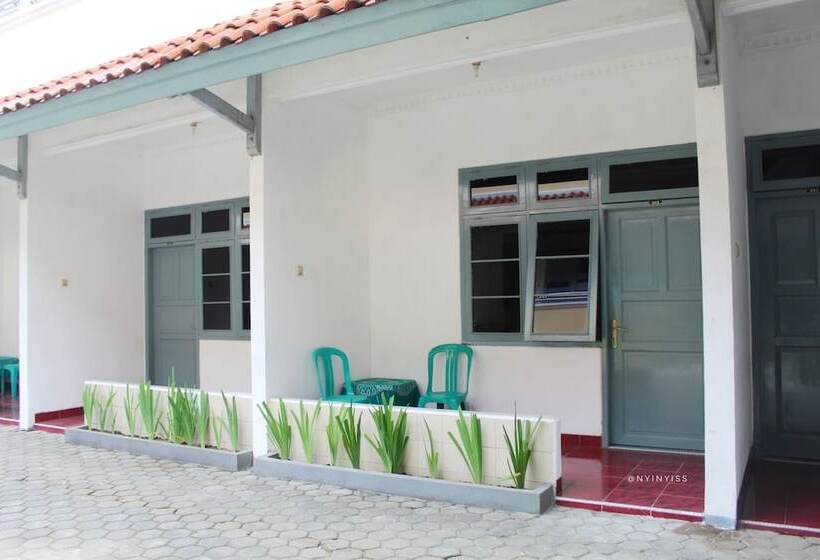 هتل Rajawali Mitra Reddoorz