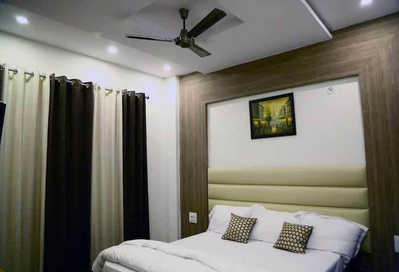 ホテル Tavisha Kanatal Hills Chamba