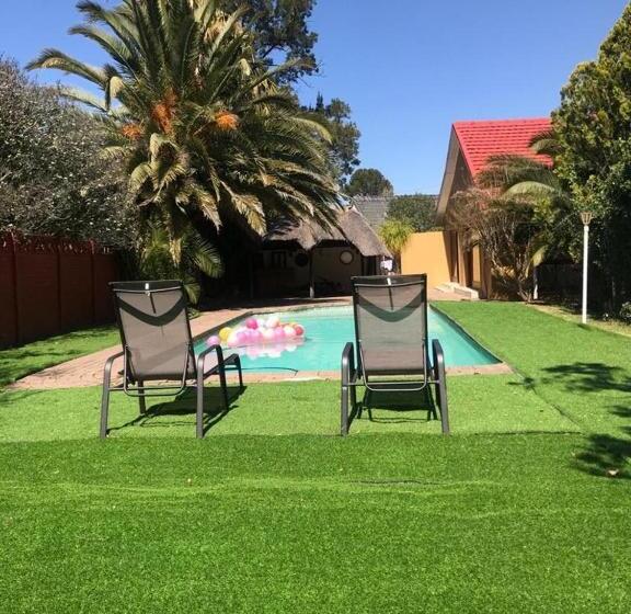 پانسیون Beverley Hills Guesthouse