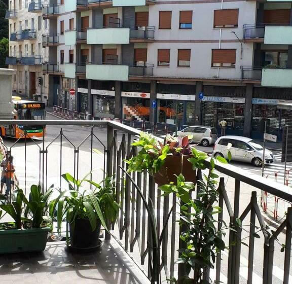 پانسیون Casa Radiosa Varese Rooms