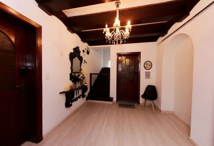 بنسيون Hot Spa E Piscina Climatizada   Castelinho Sol E Mar