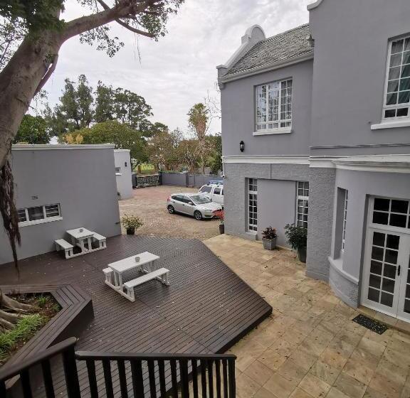 پانسیون Dawson Manor Guest House