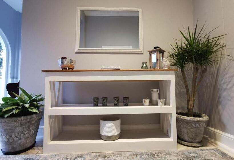 膳宿费 Dawson Manor Guest House