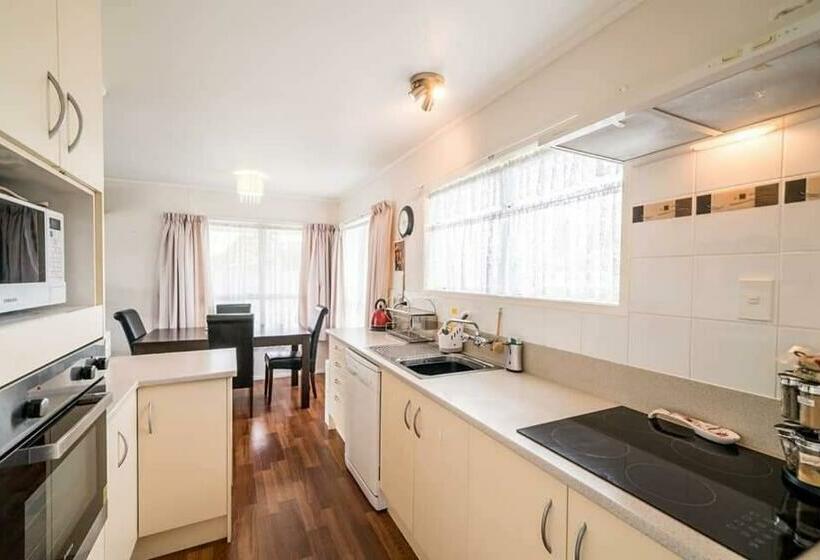 Пансион Mount Maunganui House