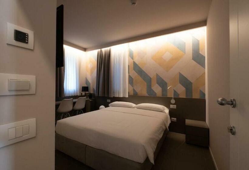 بنسيون Zeta T Rooms