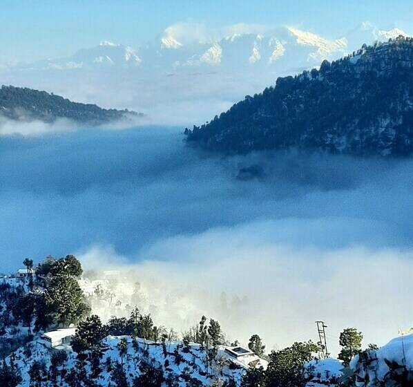 אתר נופש Justa Mukteshwar Retreat & Spa