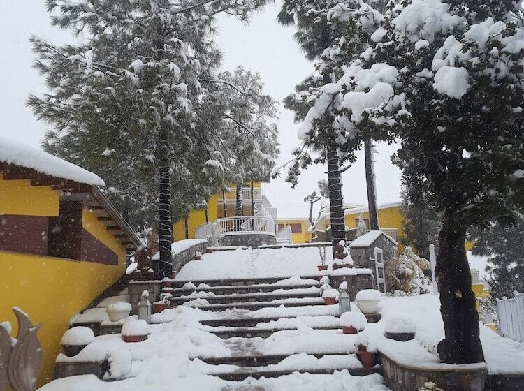 אתר נופש Justa Mukteshwar Retreat & Spa