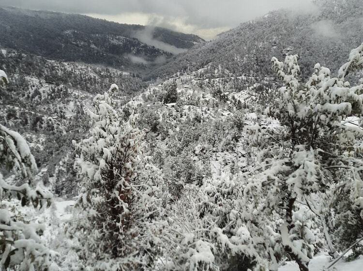 אתר נופש Justa Mukteshwar Retreat & Spa