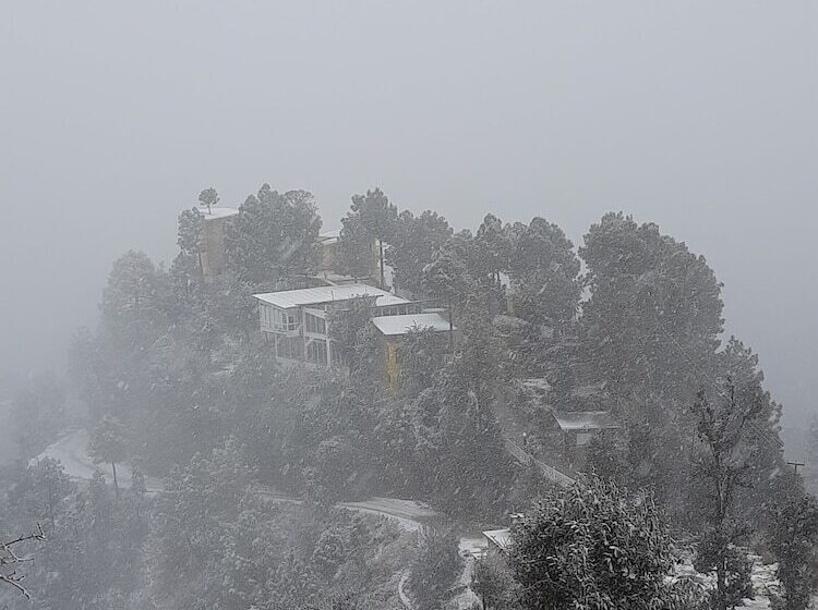 אתר נופש Justa Mukteshwar Retreat & Spa