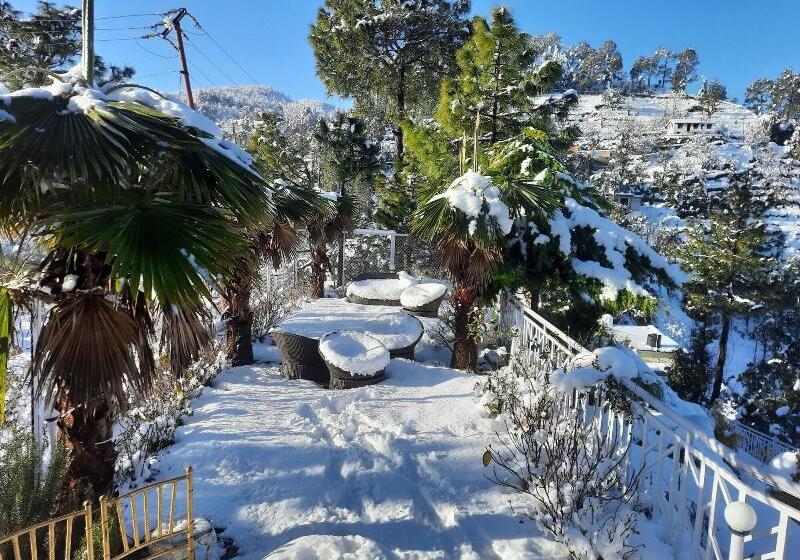 אתר נופש Justa Mukteshwar Retreat & Spa