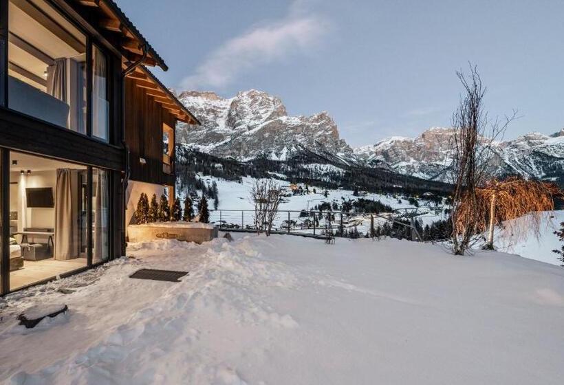 Surega   Idyllic Farmhouse