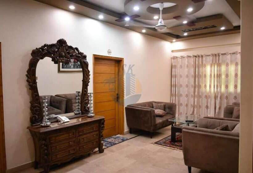 فندق صغير Sk Travellers  Inn
