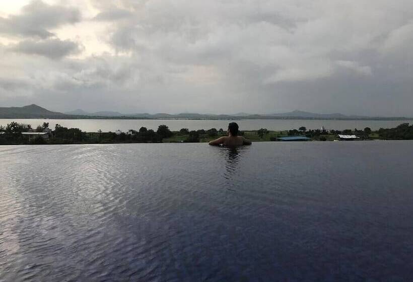 Aria Resort & Spa