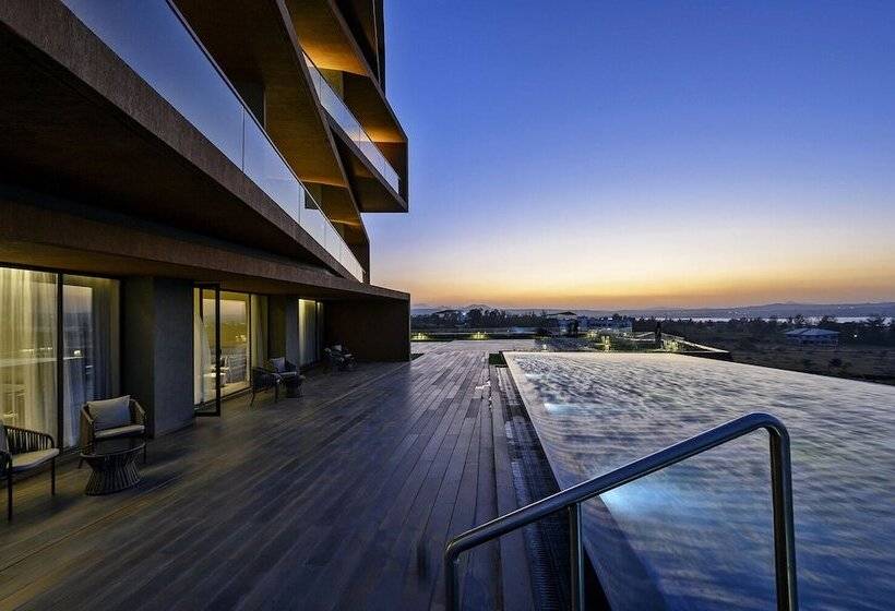 Aria Resort & Spa