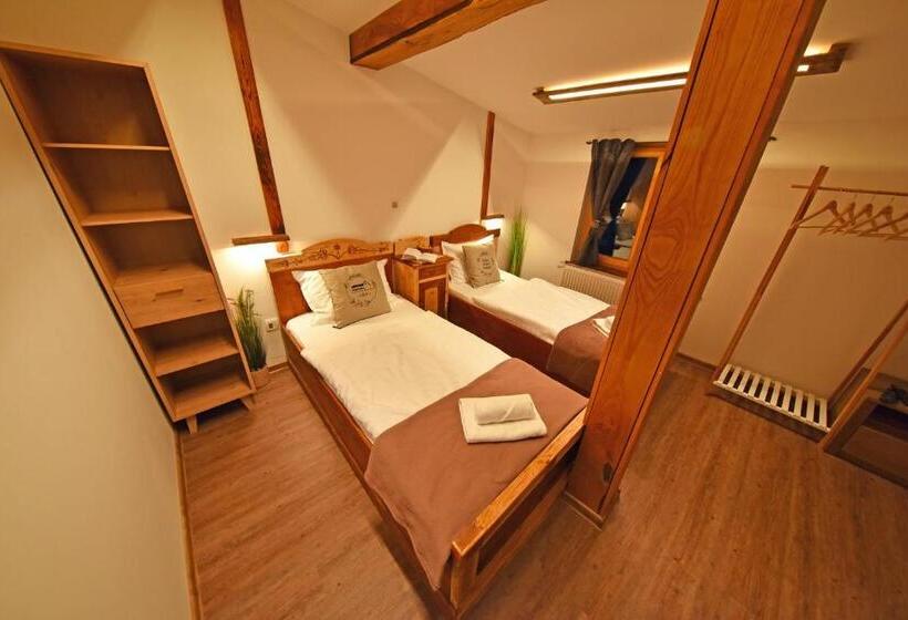 تختخواب و صبحانه Hiša Stare Mame