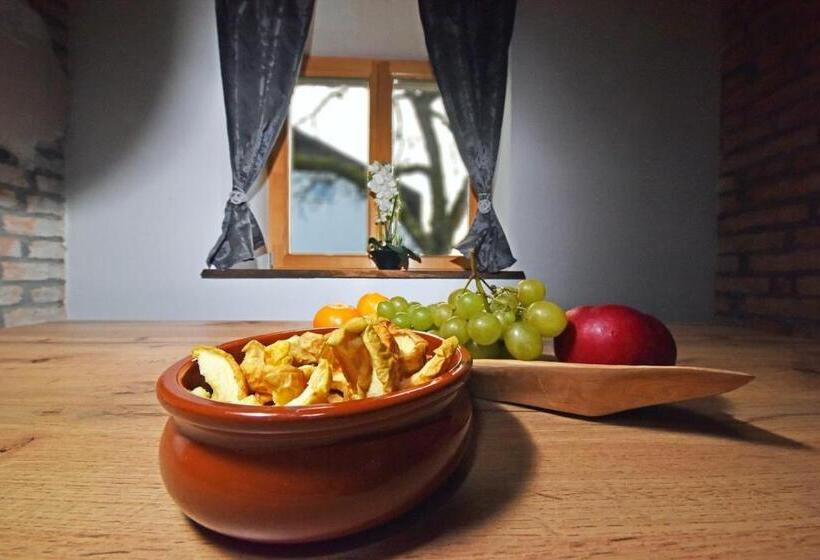 تختخواب و صبحانه Hiša Stare Mame