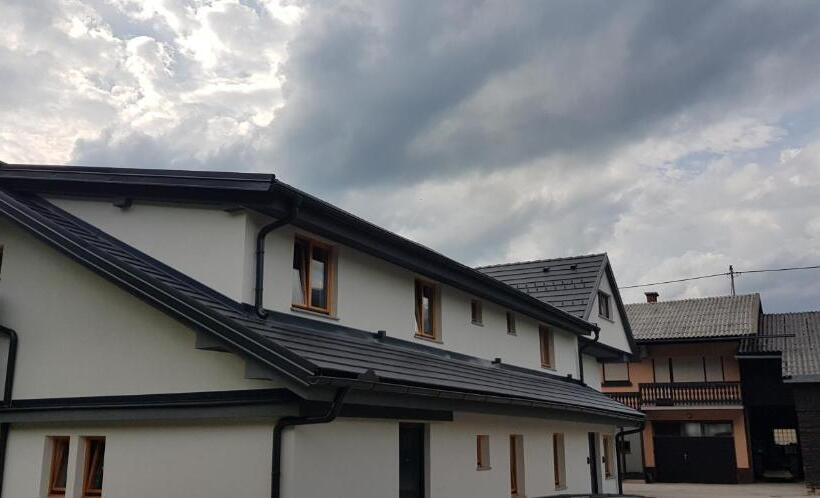 تختخواب و صبحانه Hiša Stare Mame