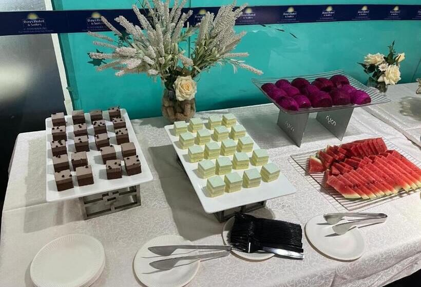 Days Hotel & Suites China Town   Metro Line 2 & Line 6   Nearby Orange Island  Wuyi Square Changsha