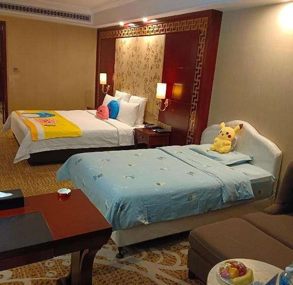 Days Hotel & Suites China Town   Metro Line 2 & Line 6   Nearby Orange Island  Wuyi Square Changsha