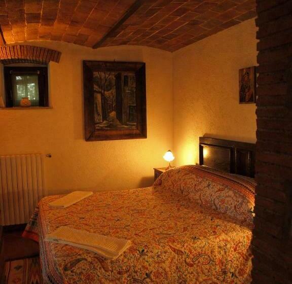 هتل Agriturismo Podere 3 Querce