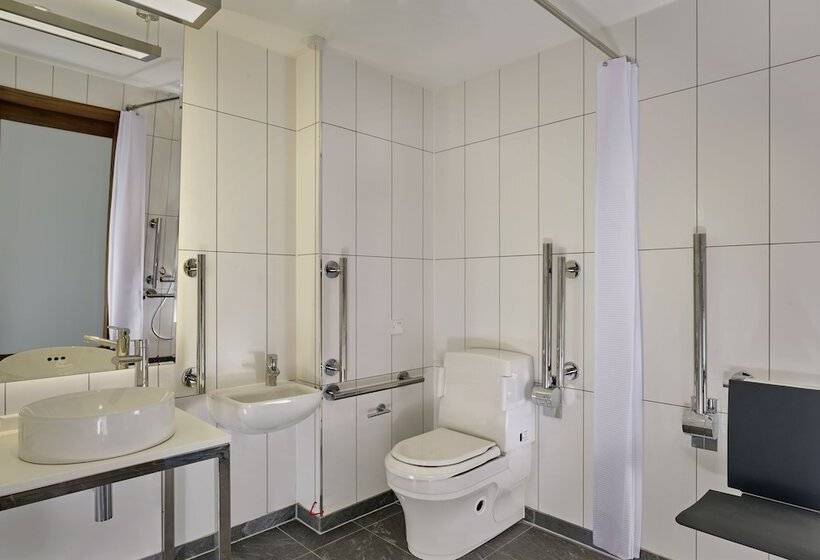 فندق Aloft Birmingham Eastside