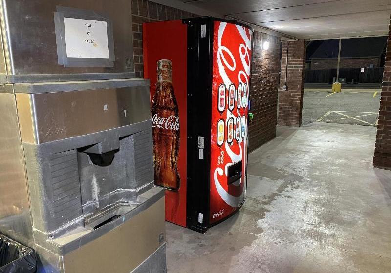 فندق Benchmark Inn