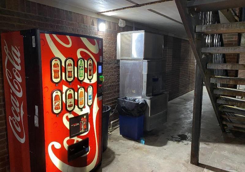 فندق Benchmark Inn