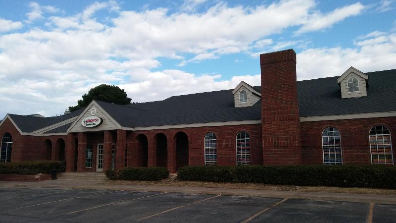 فندق Benchmark Inn