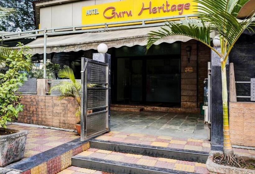 בית מלון כפרי Collection O Guru Heritage Kalamboli