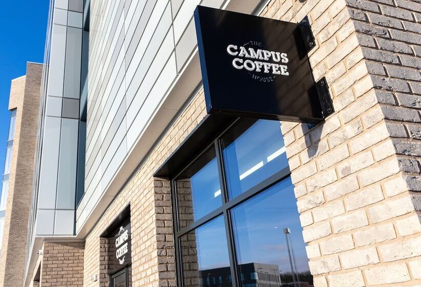 ホテル Courtyard By Marriott Stoke On Trent Staffordshire