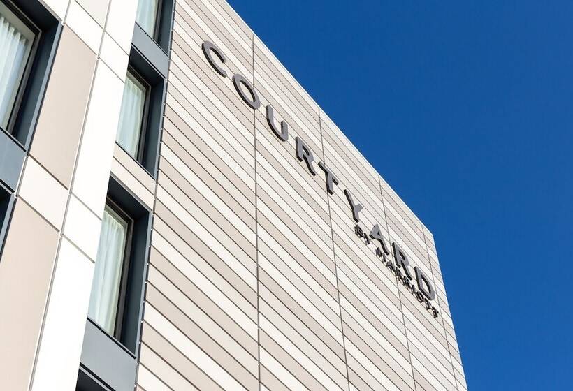 ホテル Courtyard By Marriott Stoke On Trent Staffordshire