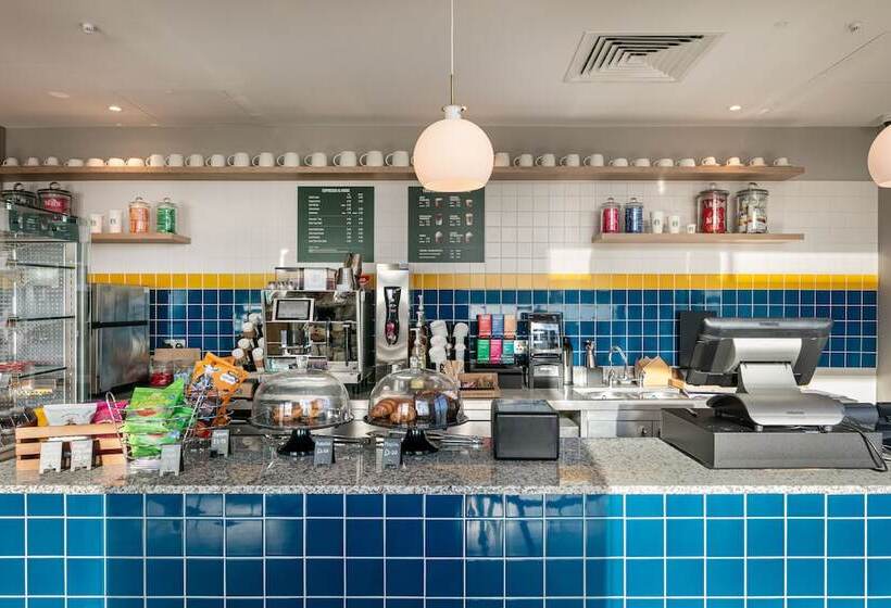 ホテル Courtyard By Marriott Stoke On Trent Staffordshire