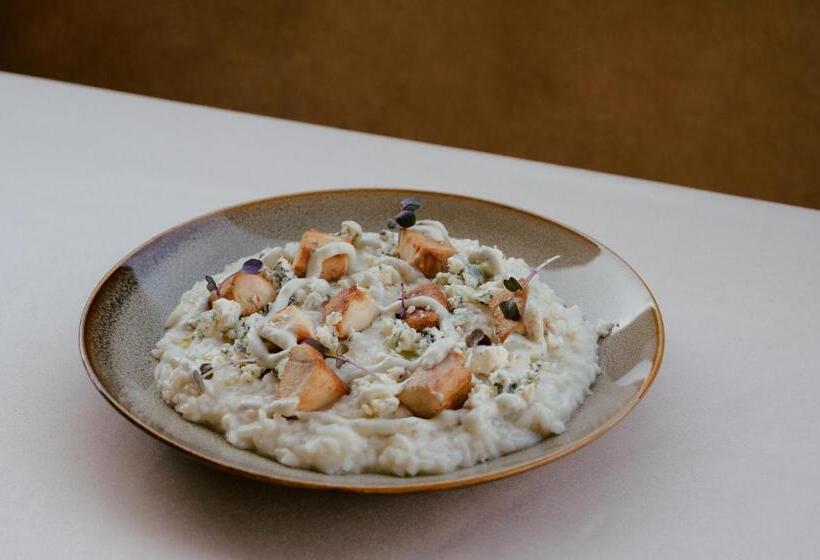 Grand View Hotel & Suites Copou